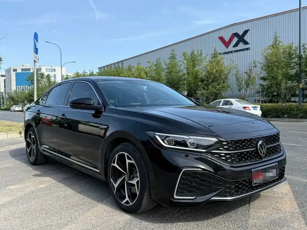 Volkswagen Passat — фото 9
