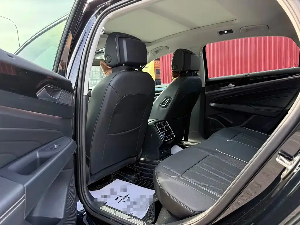 Volkswagen Passat — фото 10