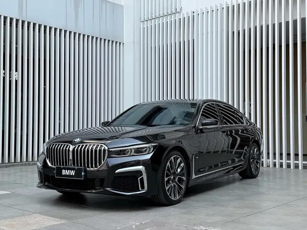 BMW 7 Series — фото 1