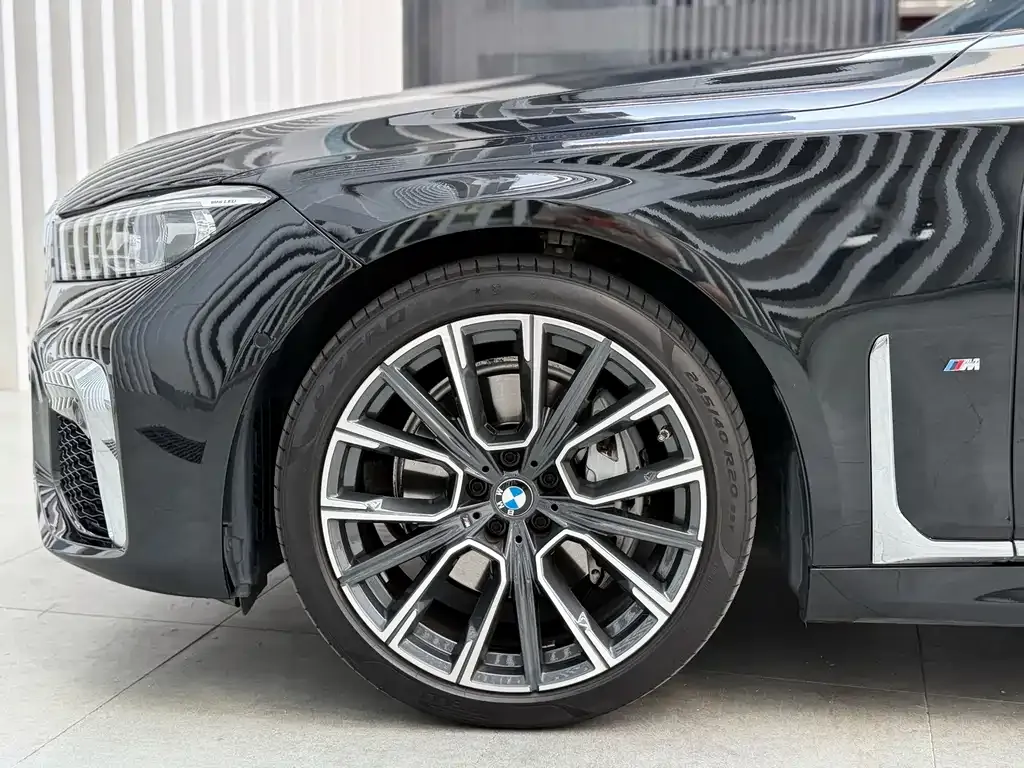 BMW 7 Series — фото 2