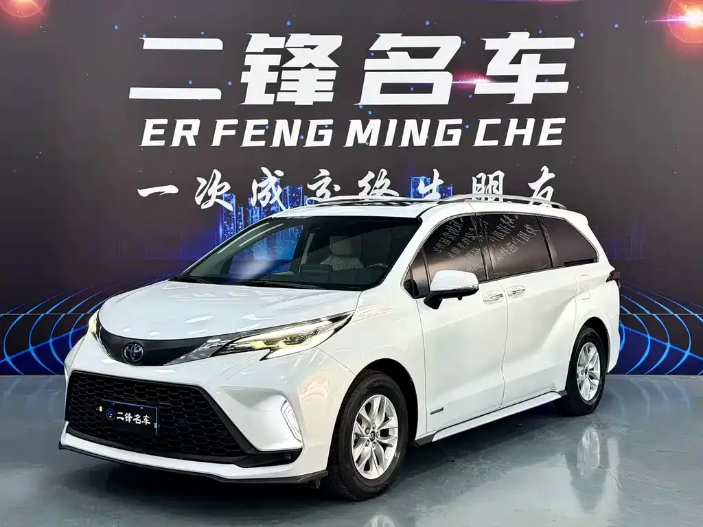 Toyota Granvia — фото 1