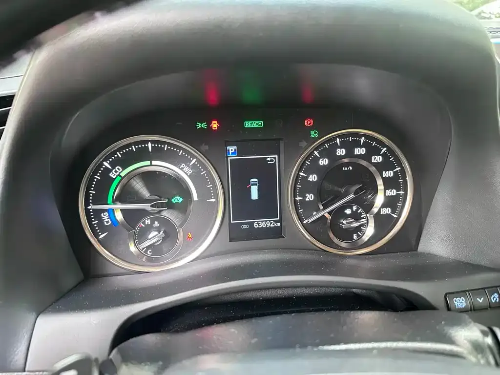Toyota Alphard — фото 5