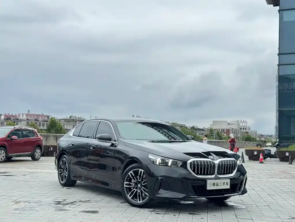 BMW 5 Series — фото 4