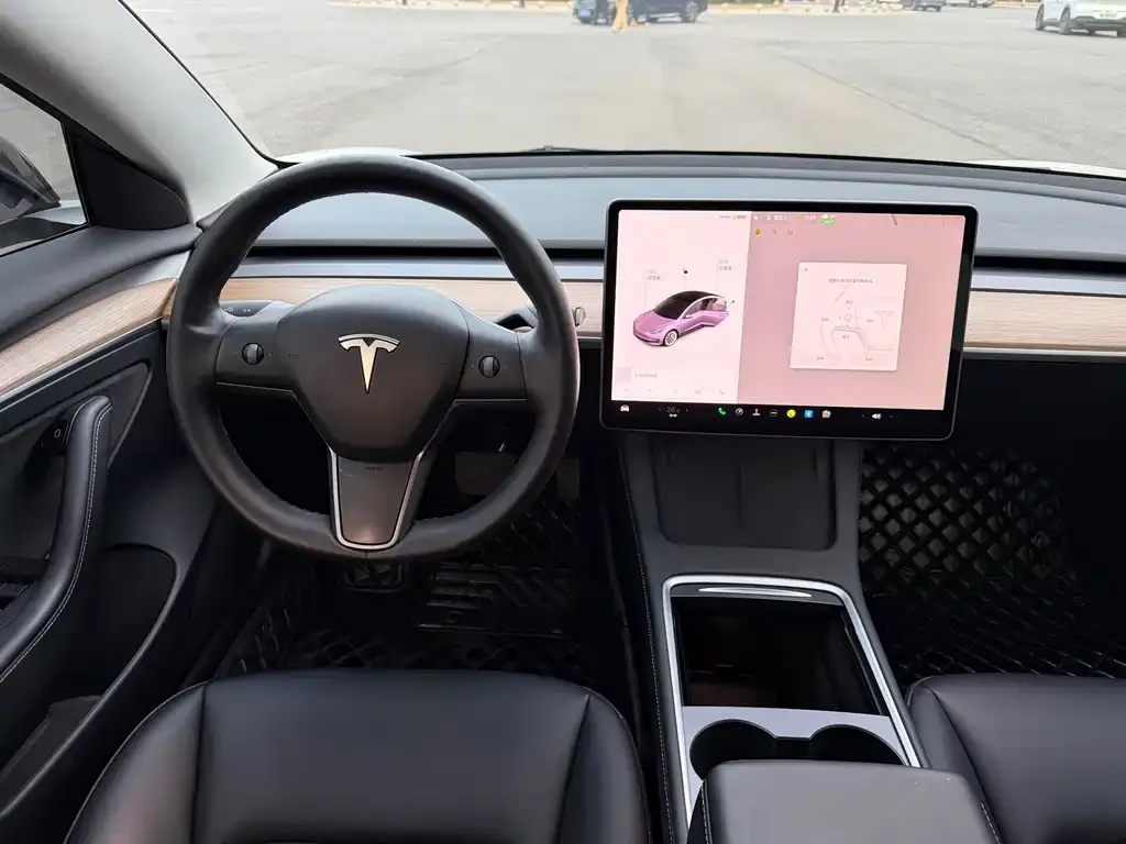 Tesla Model 3 — фото 10