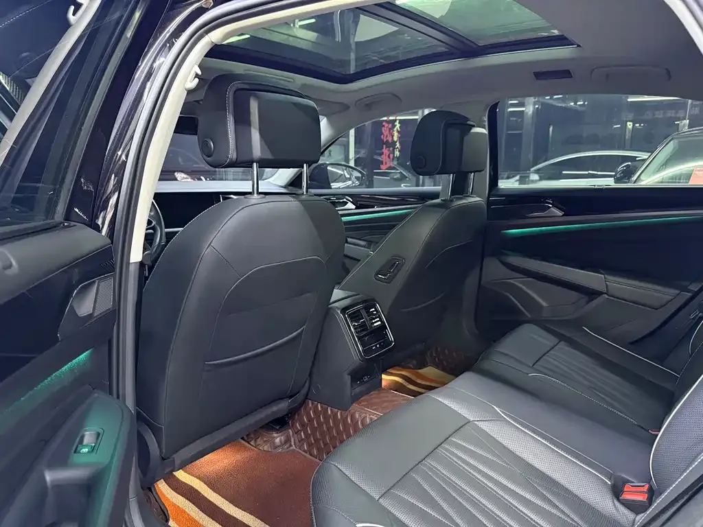 Volkswagen Passat — фото 8