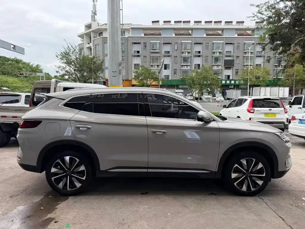BYD PLUS New Energy — фото 7
