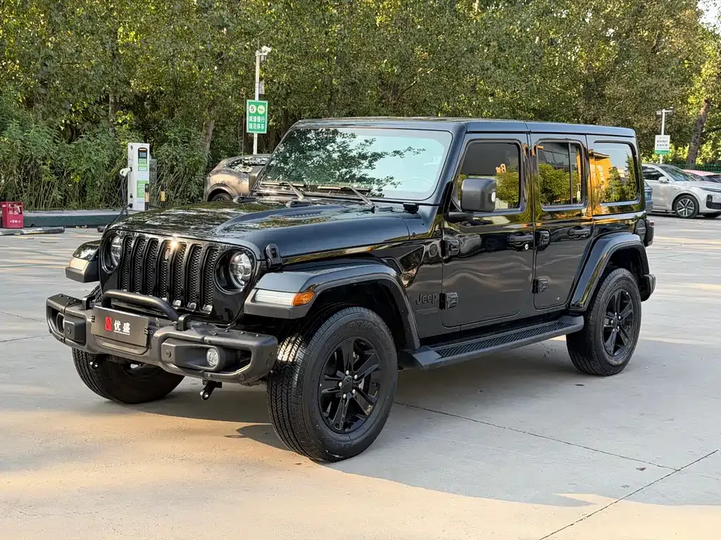 Jeep Wrangler — фото 1
