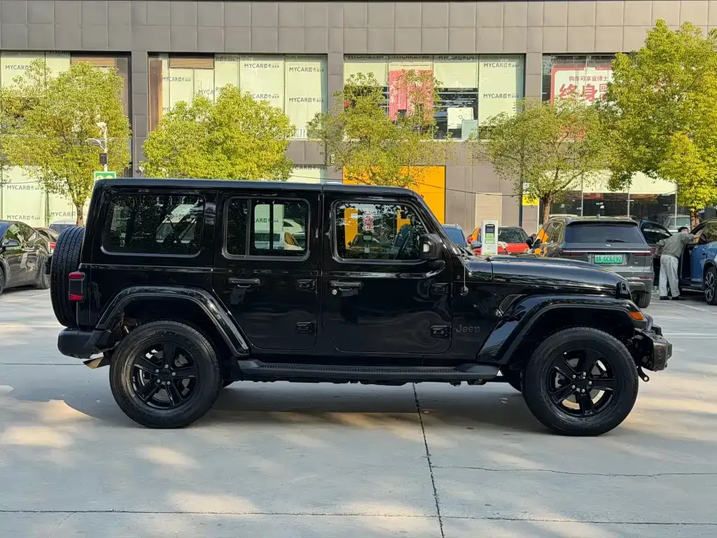 Jeep Wrangler — фото 6