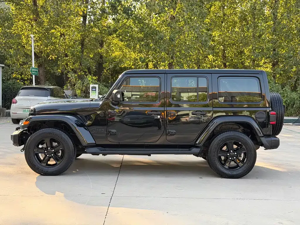 Jeep Wrangler — фото 3
