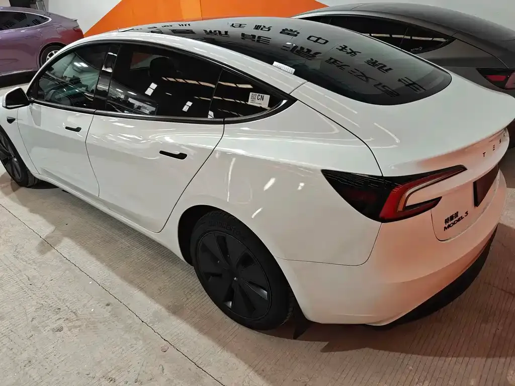 Tesla Model 3 — фото 3
