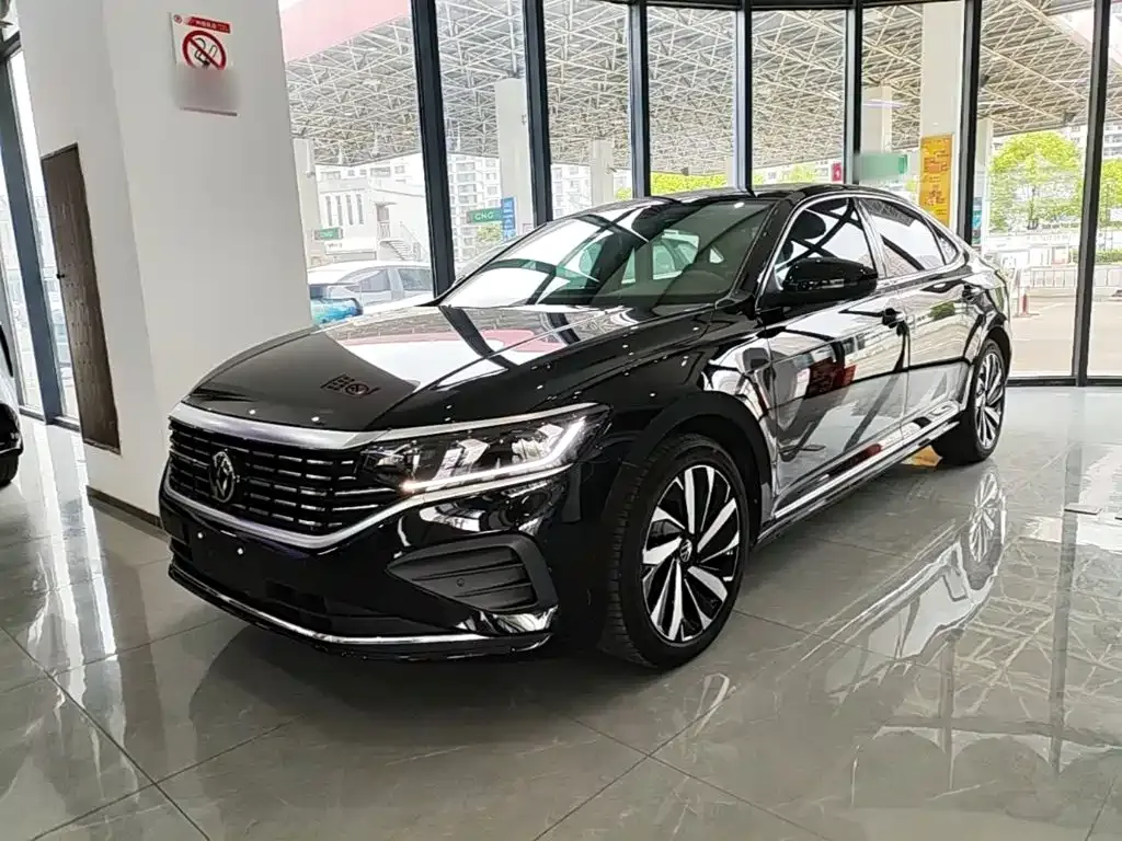 Volkswagen Passat — фото 1