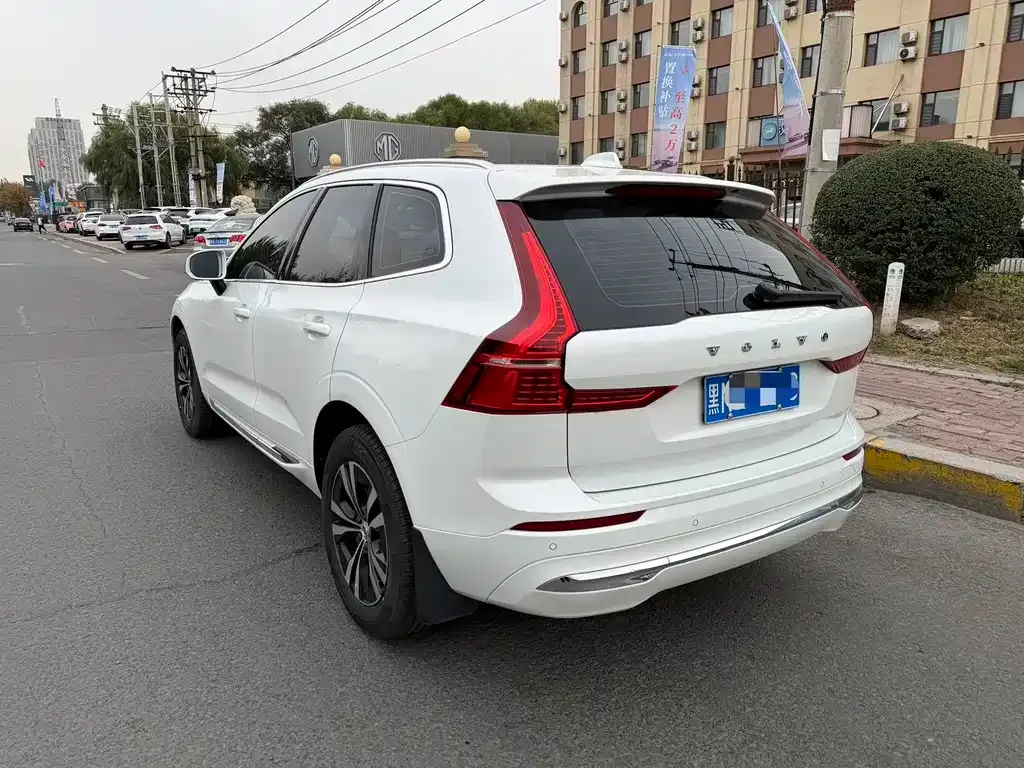 Volvo XC60 — фото 7