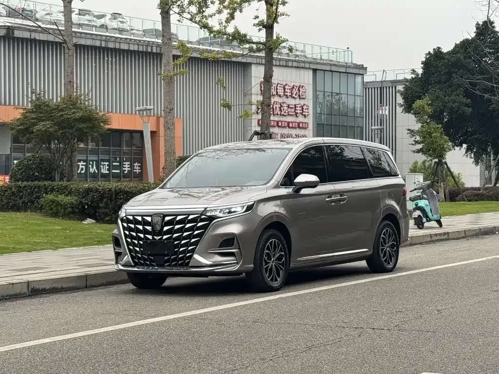 Roewe iMAX8 New Energy — фото 1