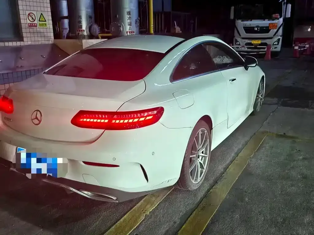 Mercedes-Benz E-Class (Import) — фото 4