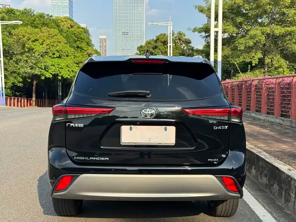 Toyota Highlander — фото 5