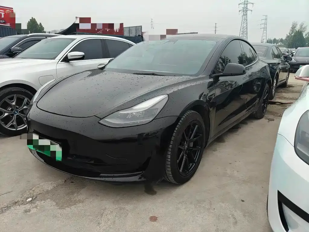Tesla Model 3 — фото 1