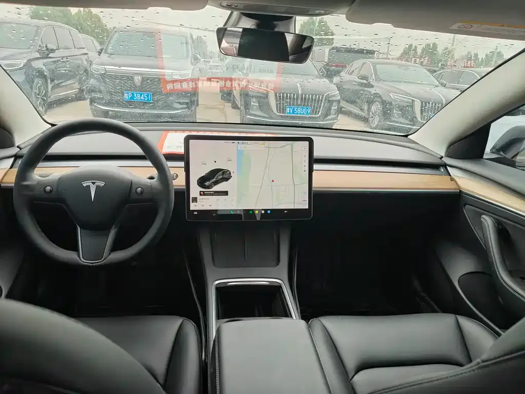 Tesla Model 3 — фото 5