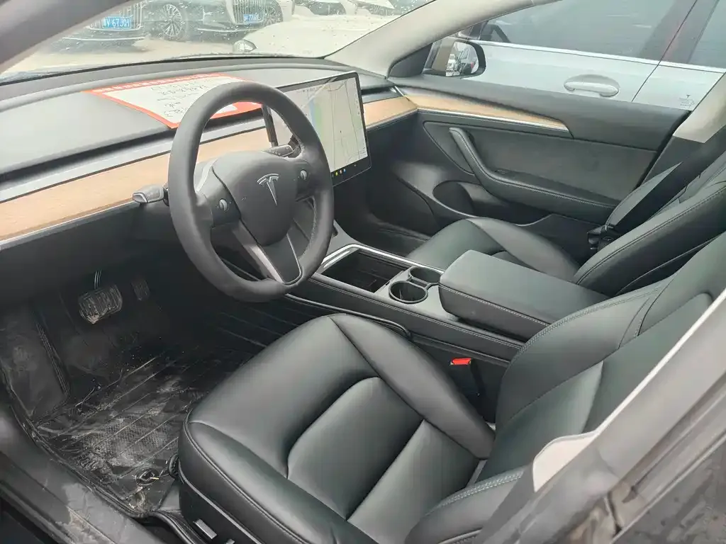 Tesla Model 3 — фото 4