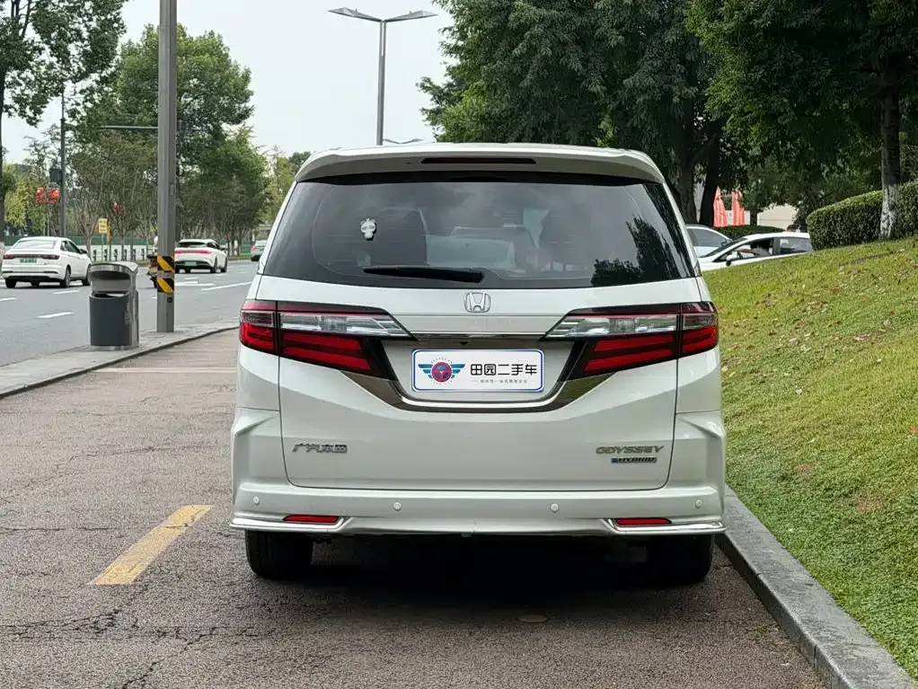 Honda Odyssey — фото 10