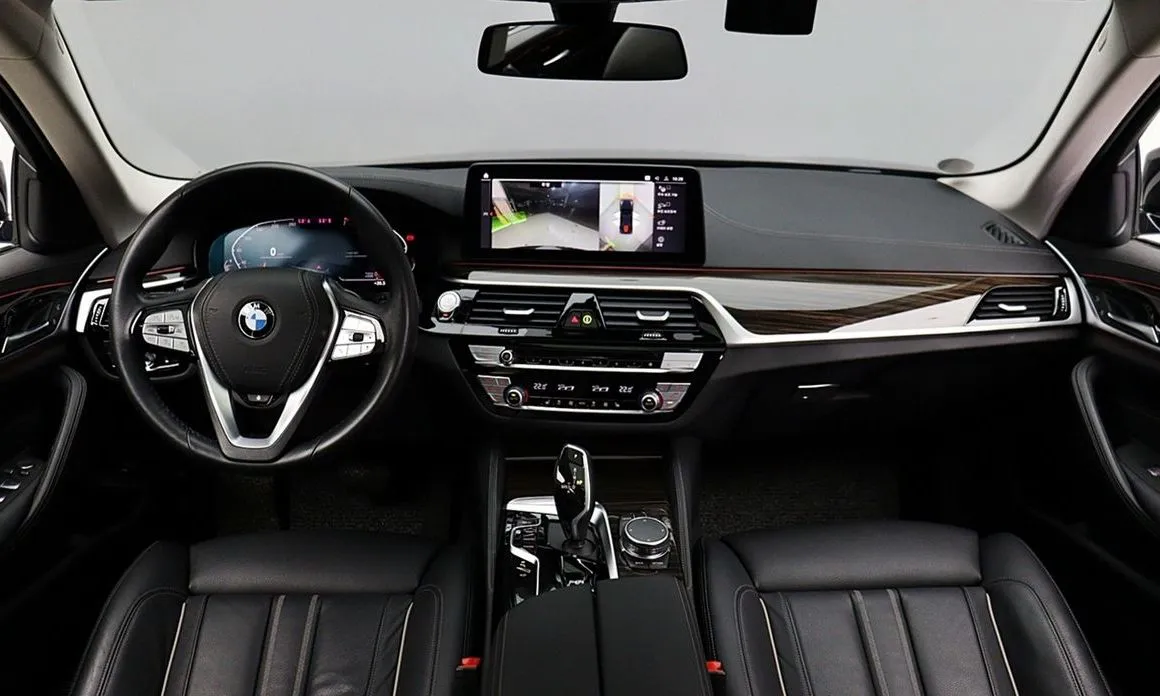 BMW 5-Series — фото 10