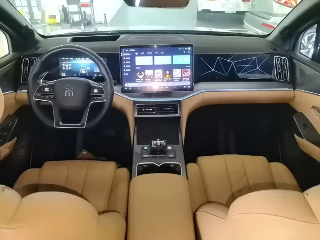 BYD L DM-i — фото 3