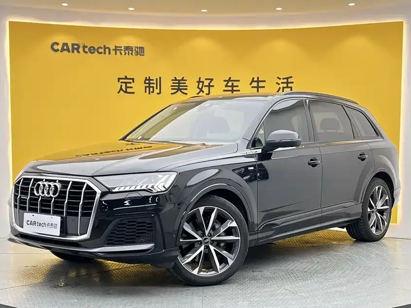 Audi Q7 — фото 1