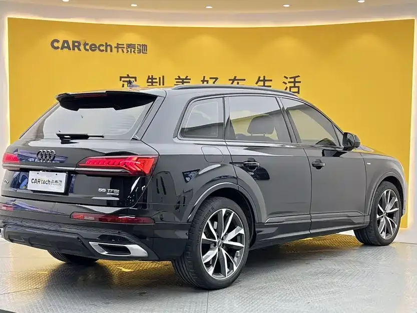 Audi Q7 — фото 6
