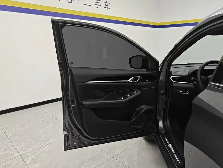 Geely Binyue — фото 3