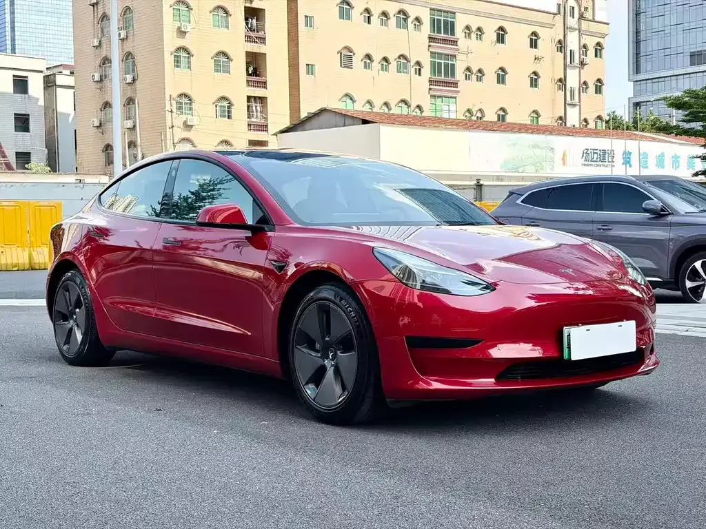 Tesla Model 3 — фото 3