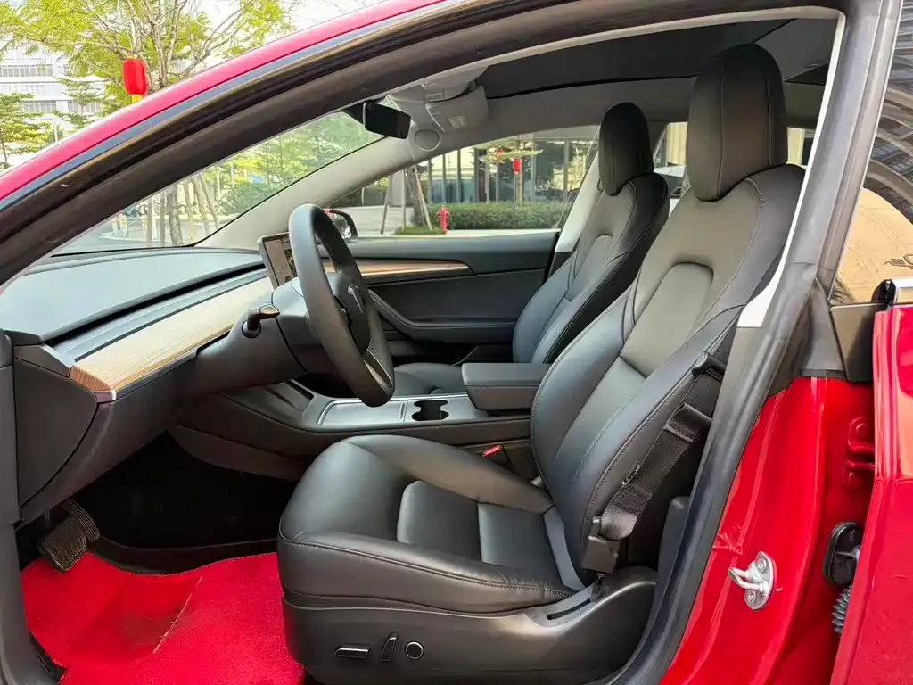 Tesla Model 3 — фото 6