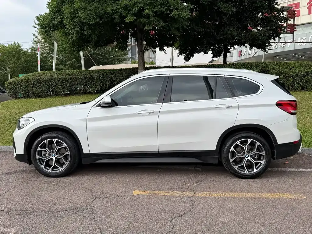 BMW X1 — фото 8
