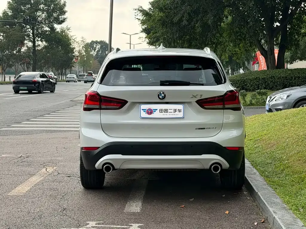 BMW X1 — фото 10
