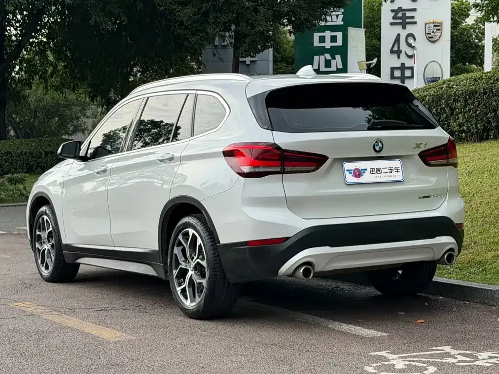 BMW X1 — фото 9