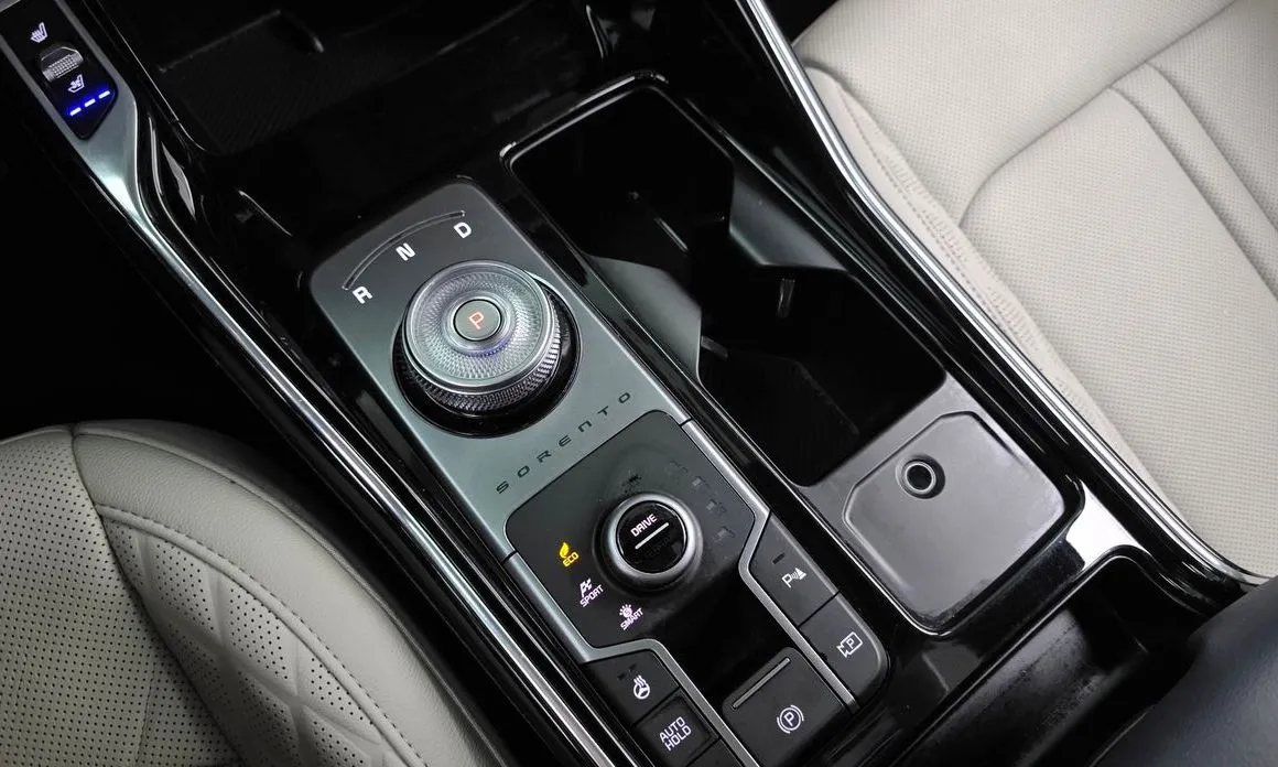 Kia Sorento — фото 9