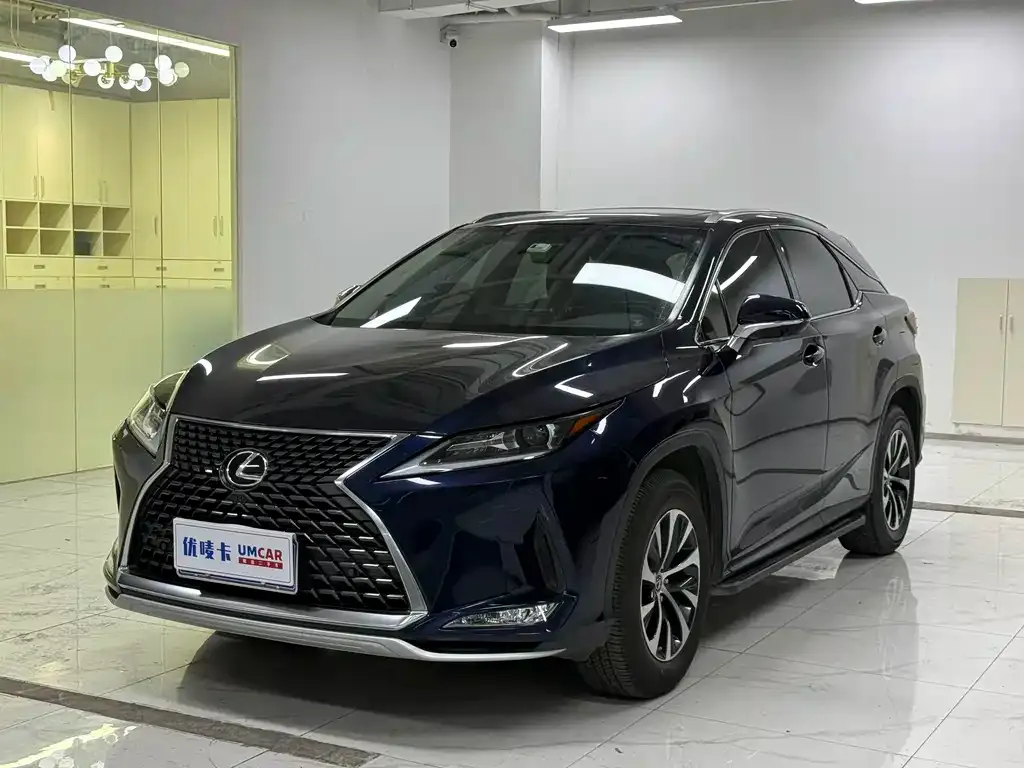 Lexus RX — фото 1