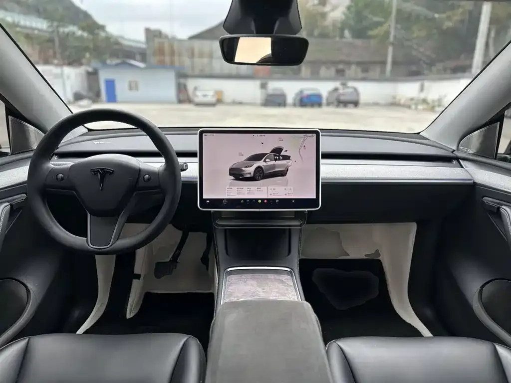 Tesla Model Y — фото 4