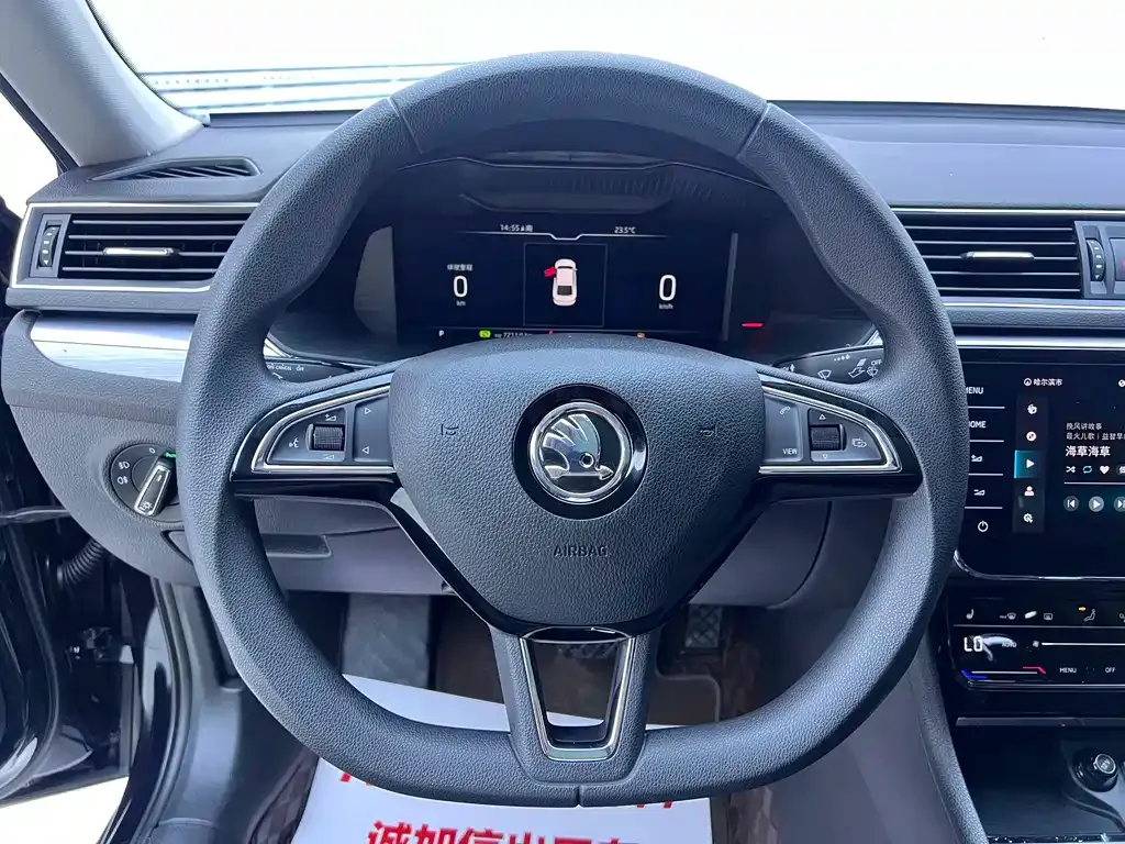 Skoda Superb — фото 8
