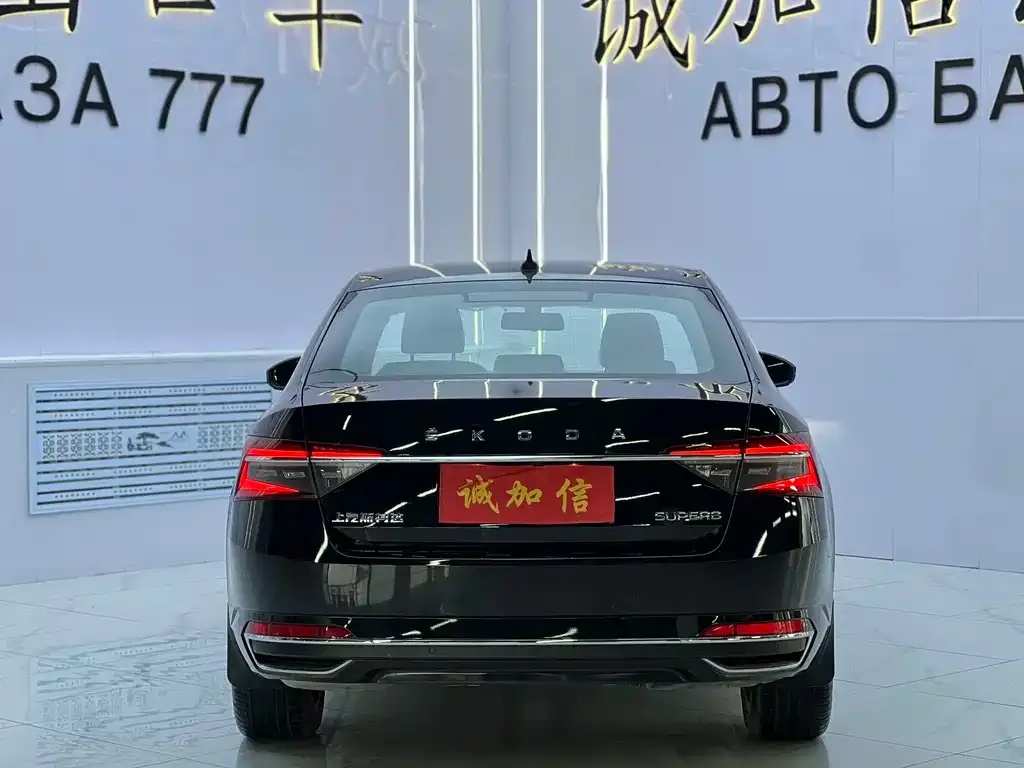 Skoda Superb — фото 9
