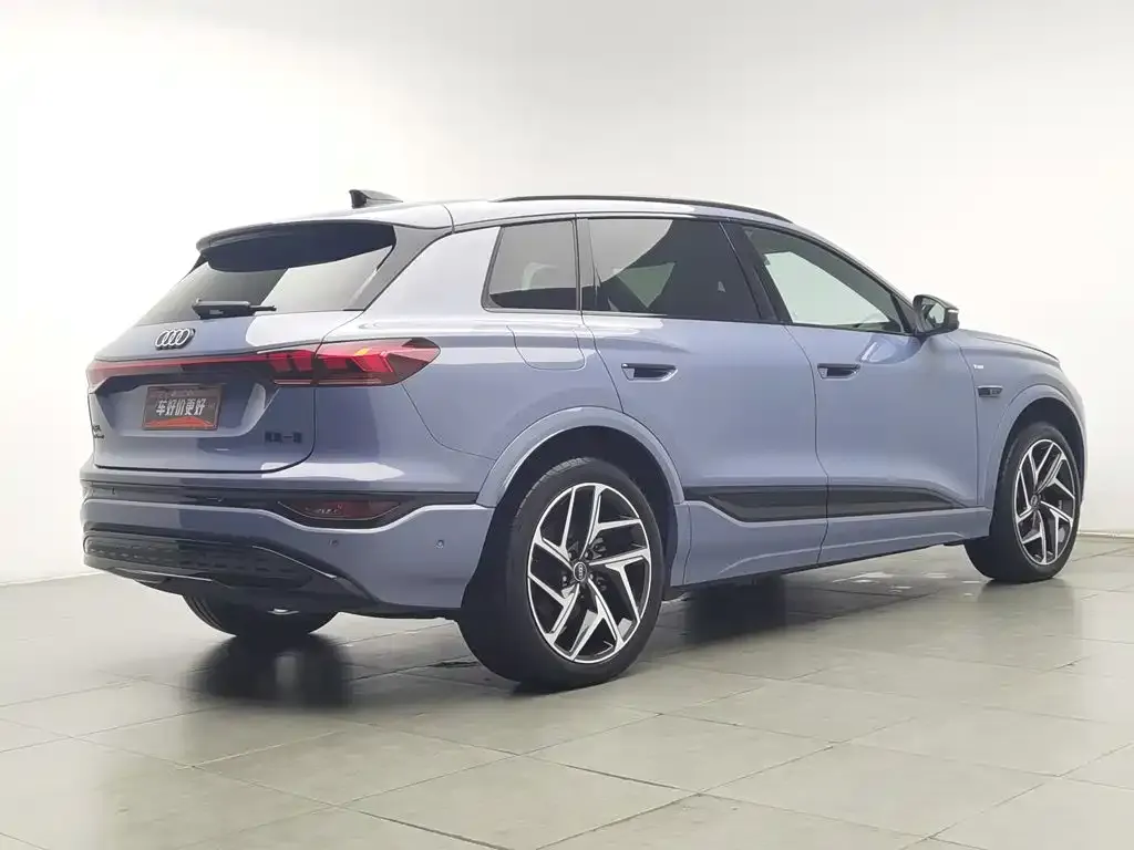 Audi Q6L e-tron — фото 3