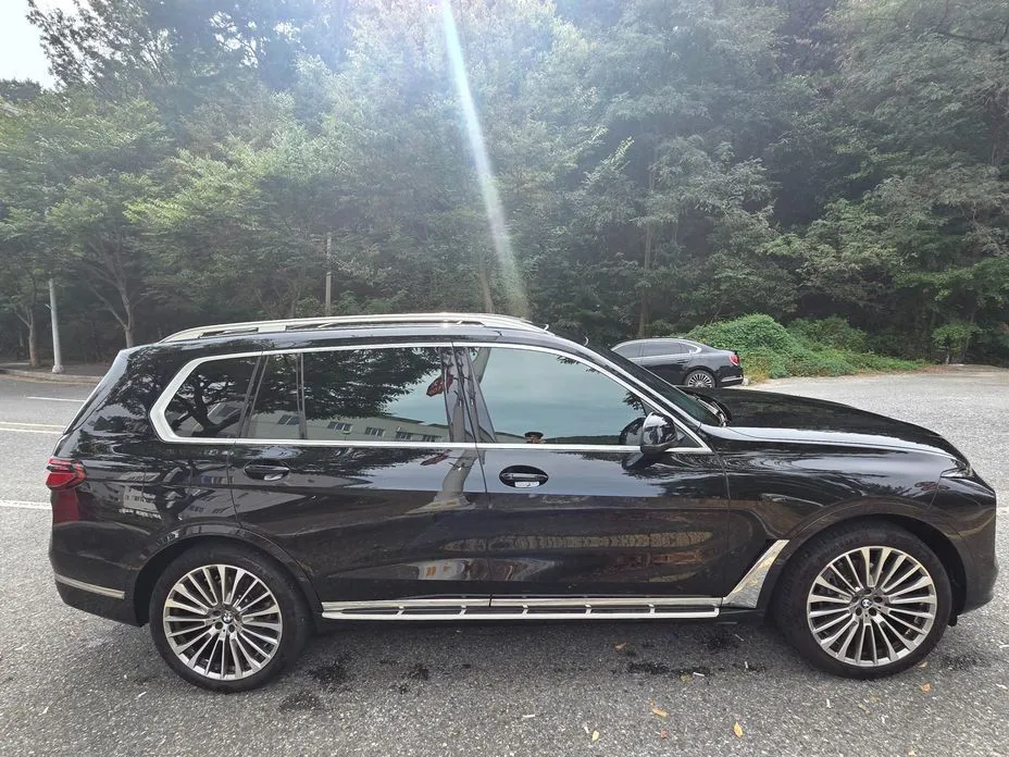 BMW X7 — фото 9