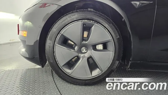 Tesla Model 3 — фото 10