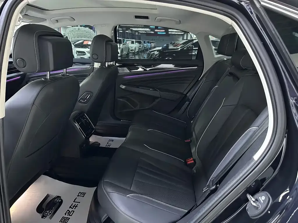 Volkswagen Passat — фото 3