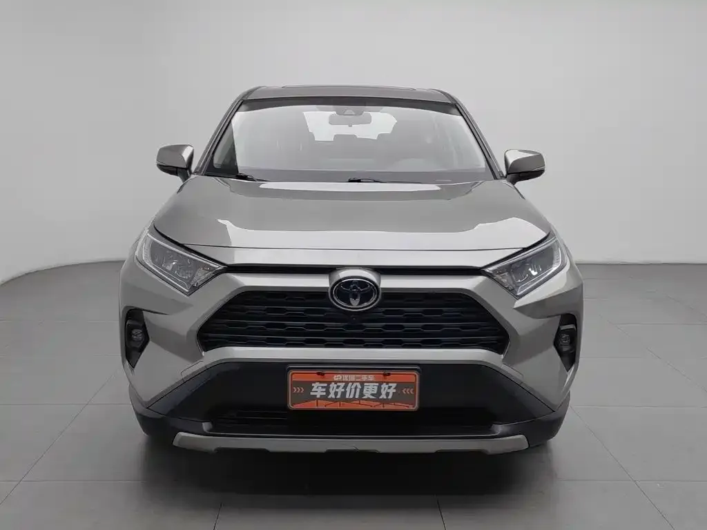 Toyota RAV4 — фото 9
