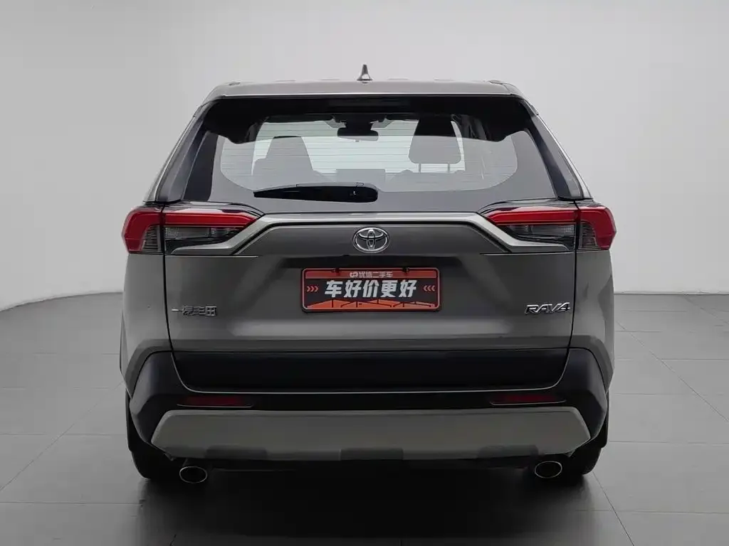 Toyota RAV4 — фото 4