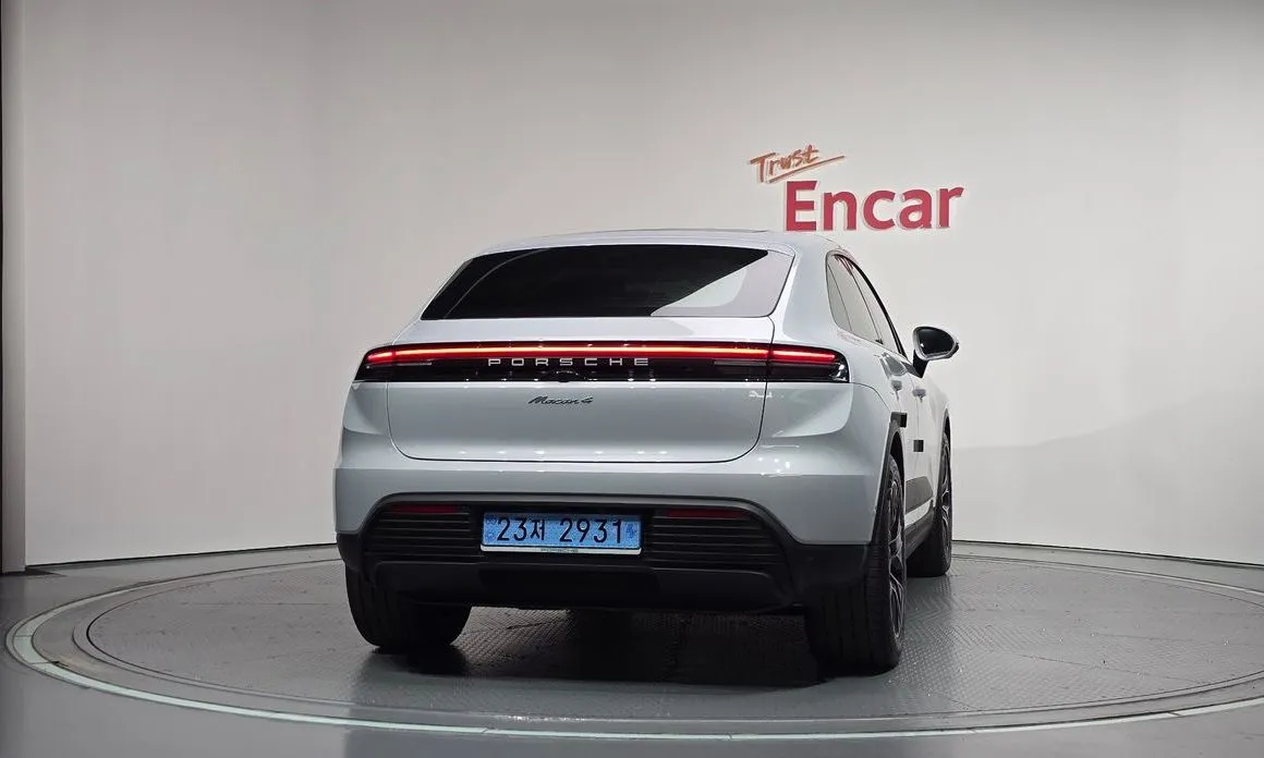 Porsche Macan — фото 10