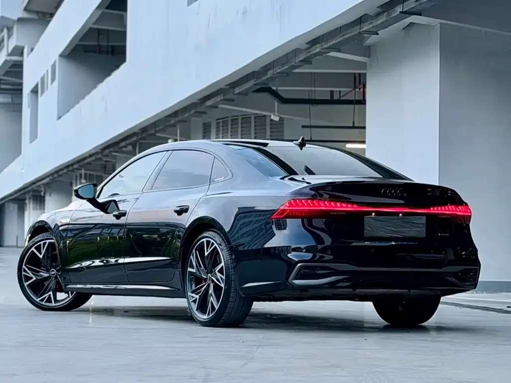 Audi A7L — фото 5