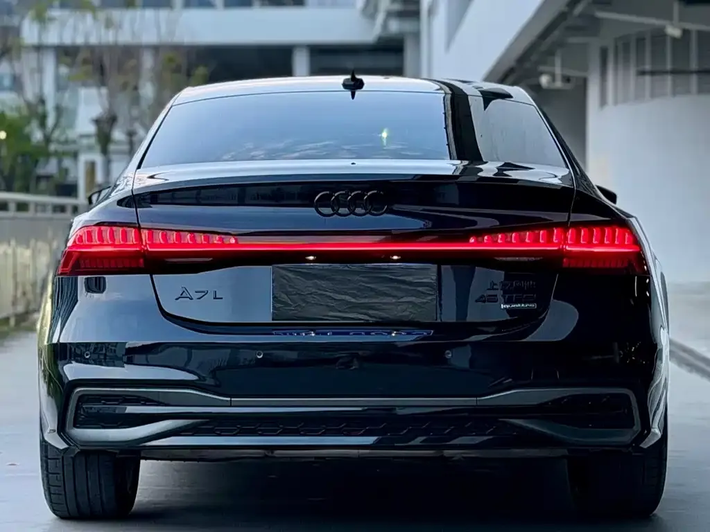 Audi A7L — фото 7