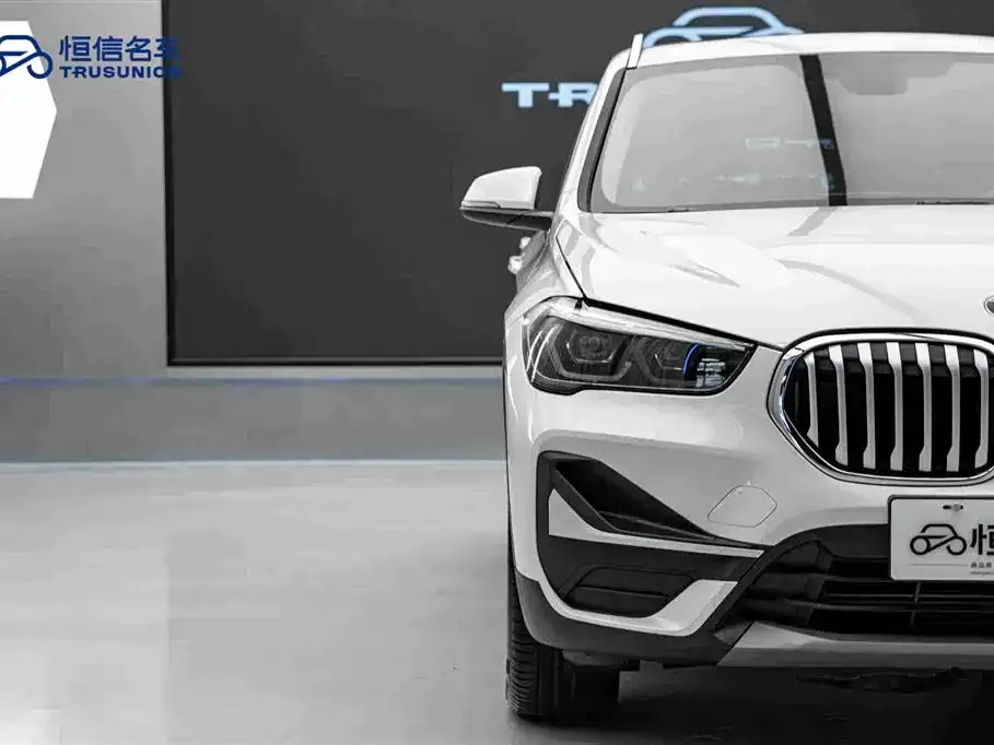 BMW X1 — фото 5