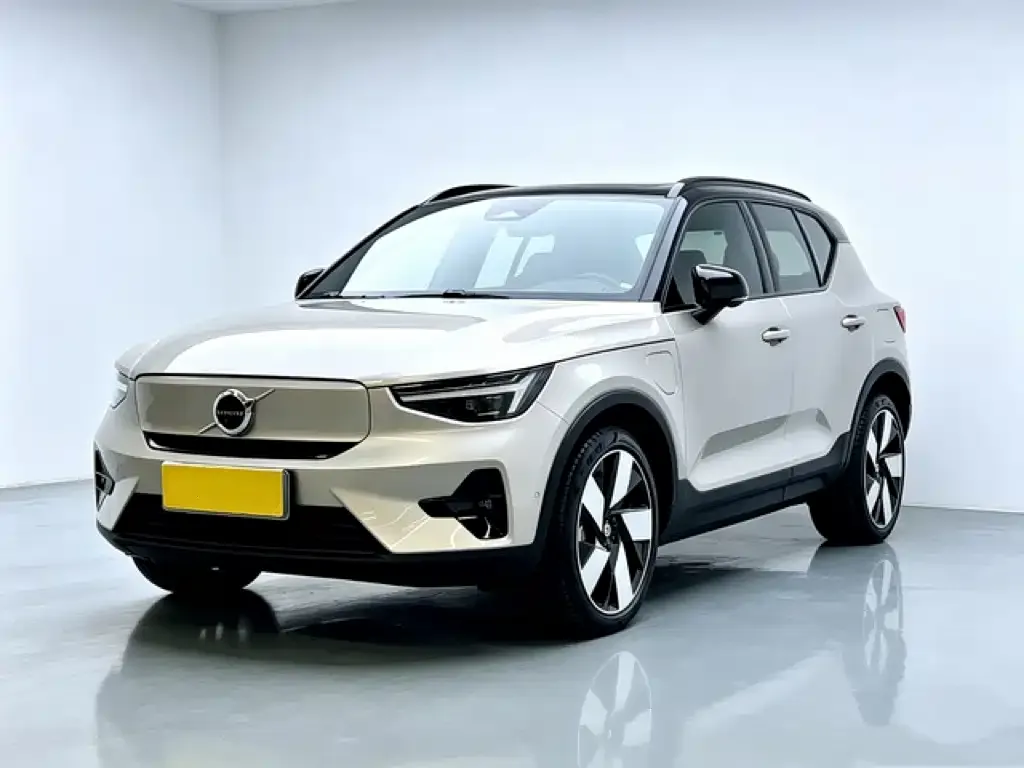 Volvo XC40 NEV — фото 1