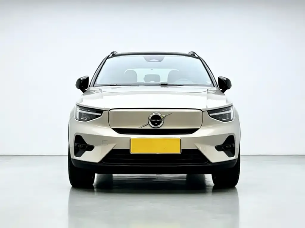 Volvo XC40 NEV — фото 2